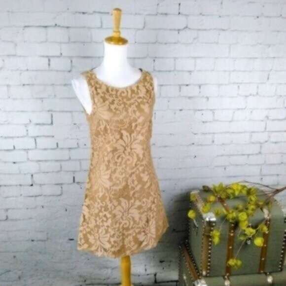 Lucy Paris Embroidered Sleeveless Shift Dress Tan Small - Picture 1 of 7